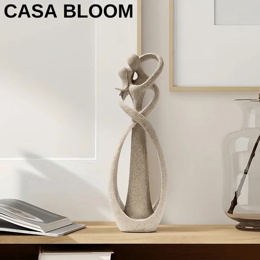 פסל נשיקת הזוג - CASA BLOOM