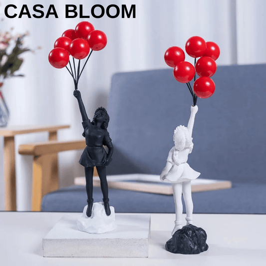 פסל ילדת הבלונים - CASA BLOOM